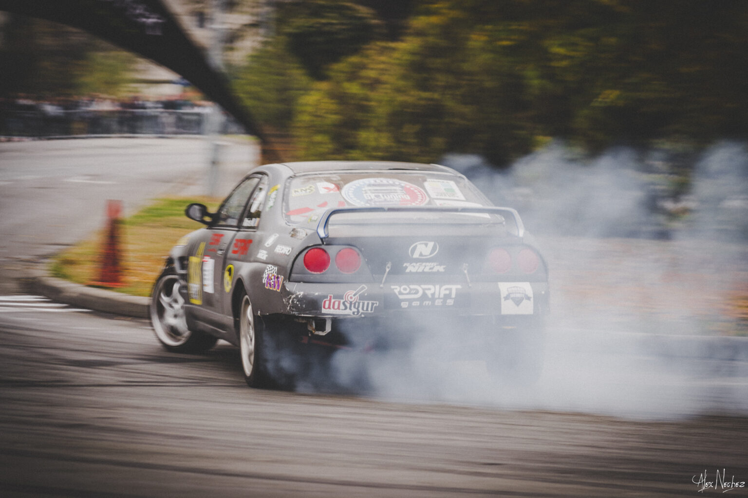 Marius Mitrache driftând pe circuit